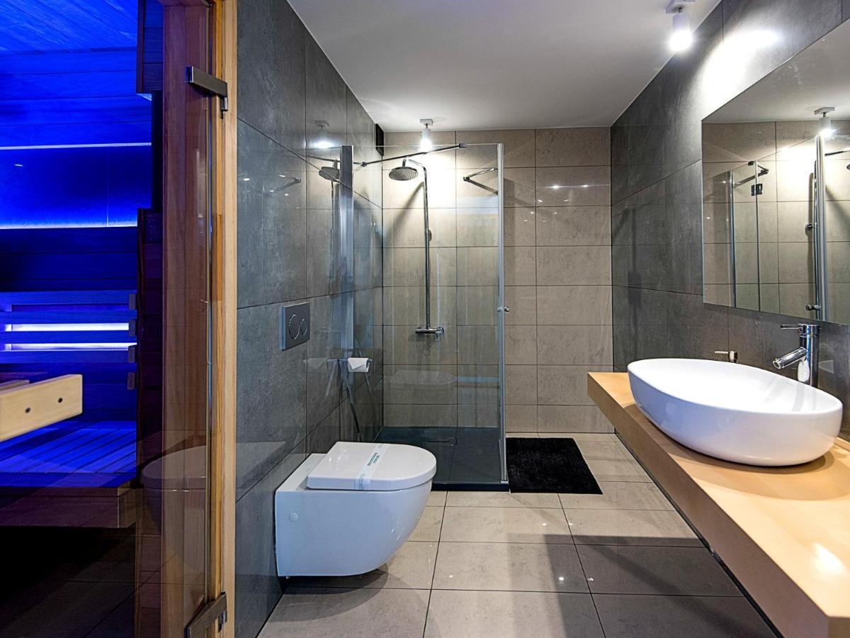 Mlynska 8 Apartament Z Prywatnym Basenem Bielsko-Biała Kültér fotó